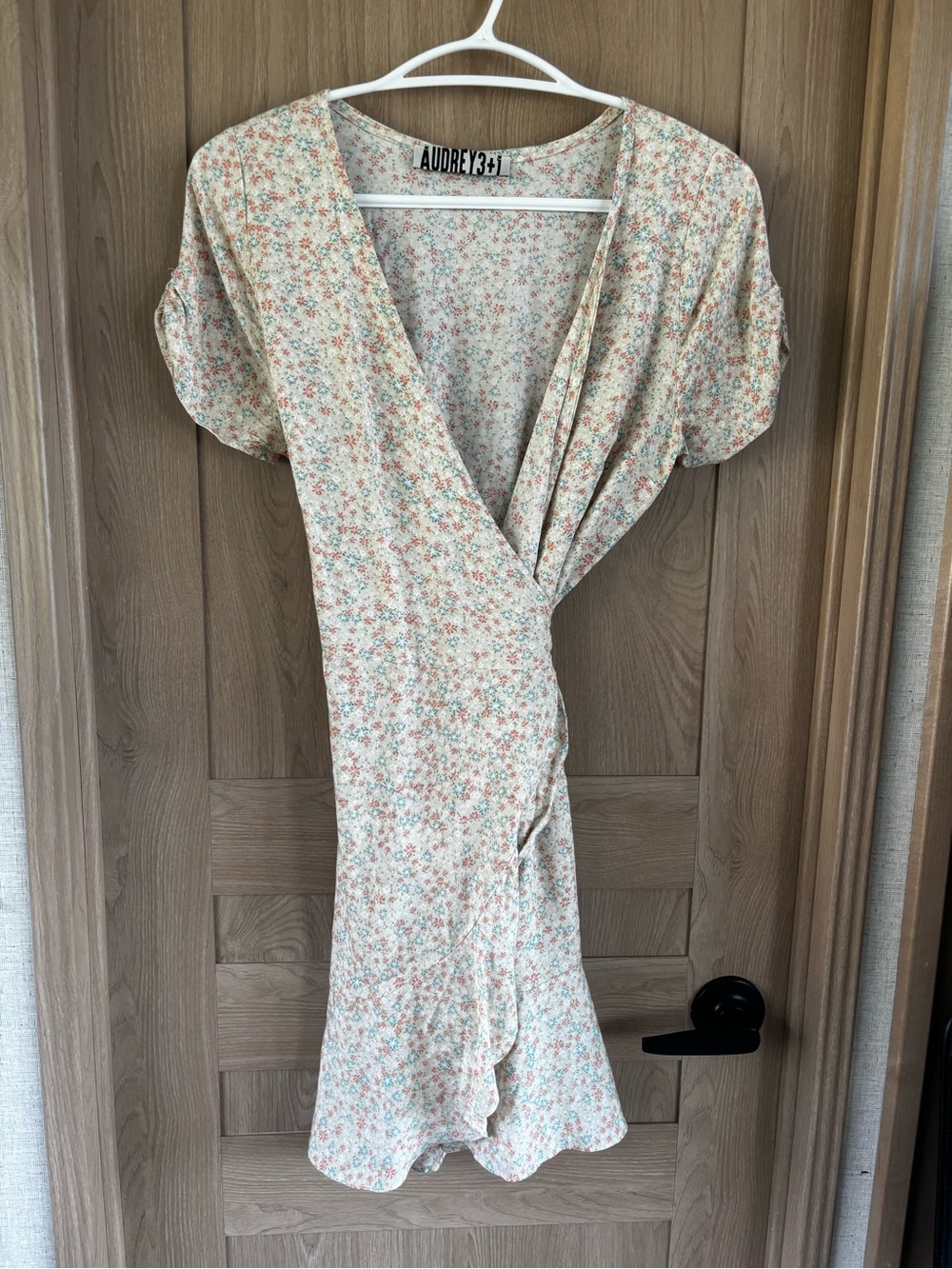 Audrey 3+1 Mini Wrap Dress Size S Floral